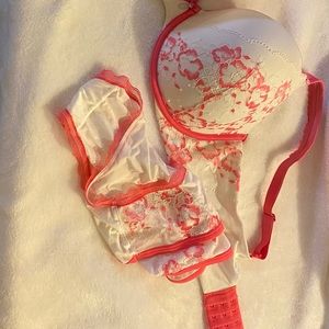 New VS bra matching panties